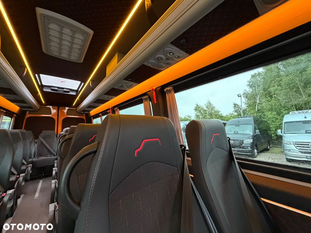 Mercedes-Benz Sprinter 517 - 25