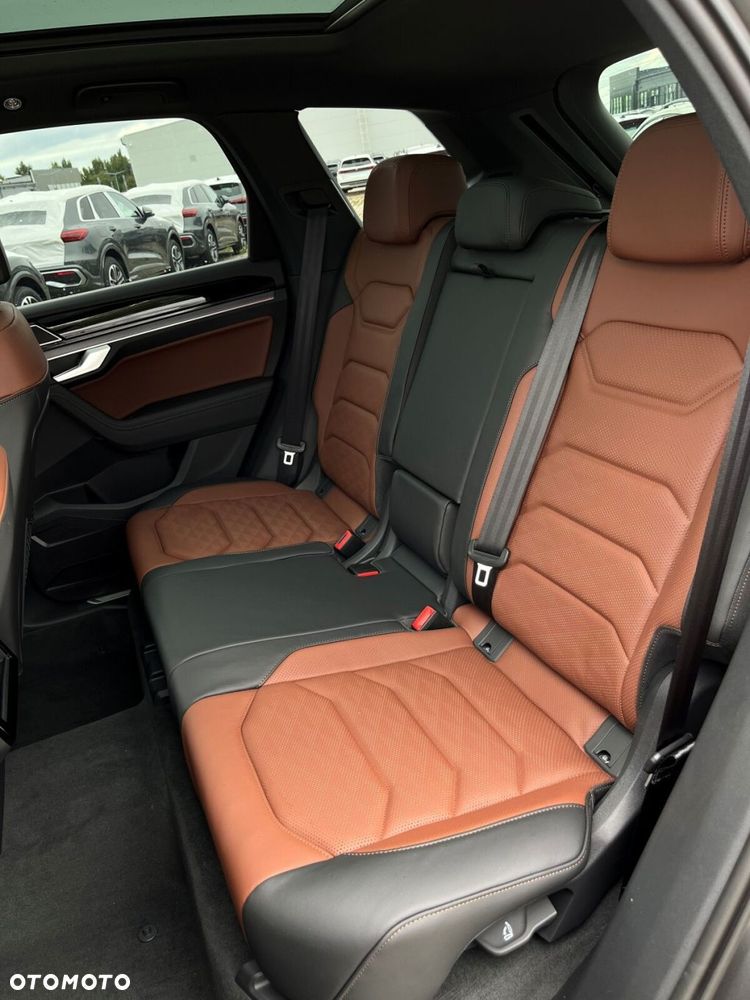 Volkswagen Touareg 3.0 V6 TDI 4Motion R-Line Final Edition - 11