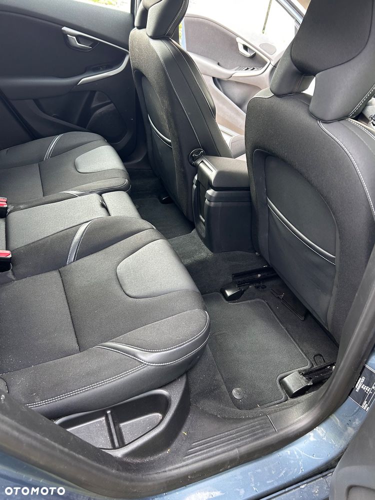 Volvo V40 D2 - 27