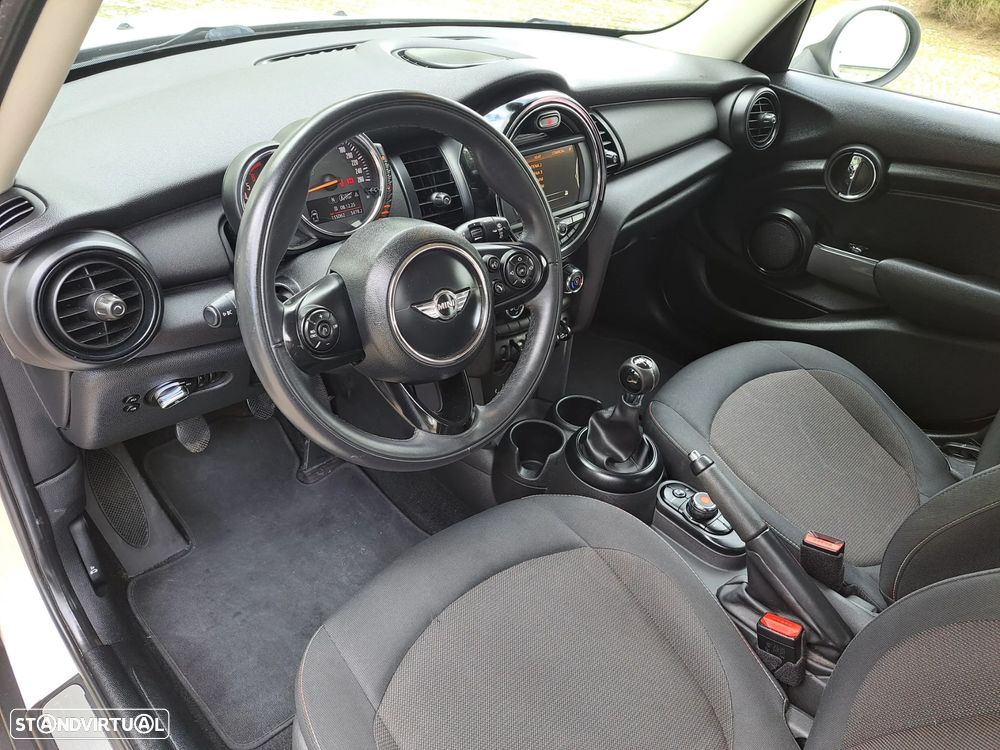 MINI 5 Portas One D - 17