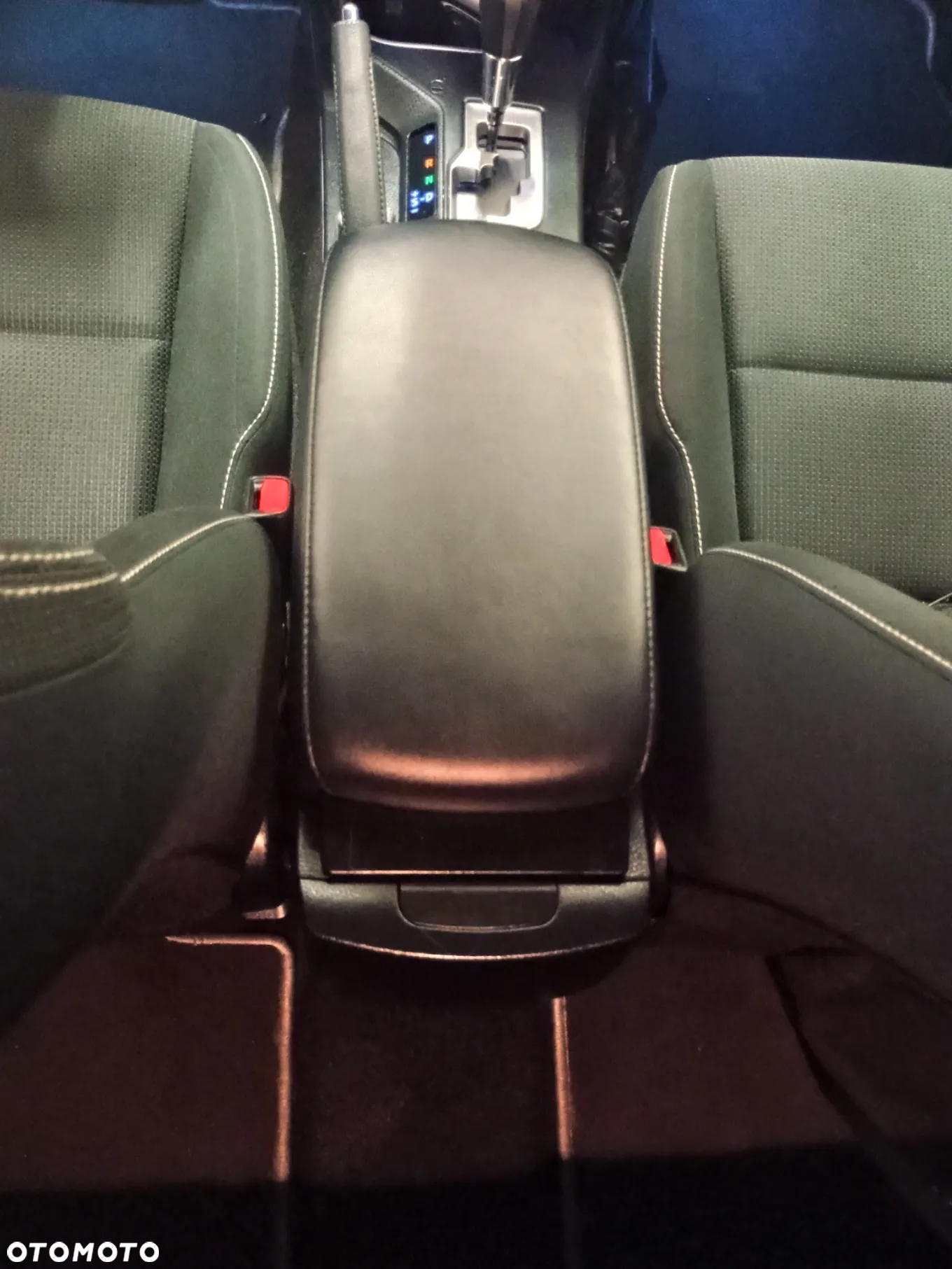 Toyota RAV4 Hybrid Premium 4x2 - 11