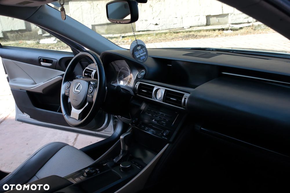 Lexus IS 250 Executive Line - 17