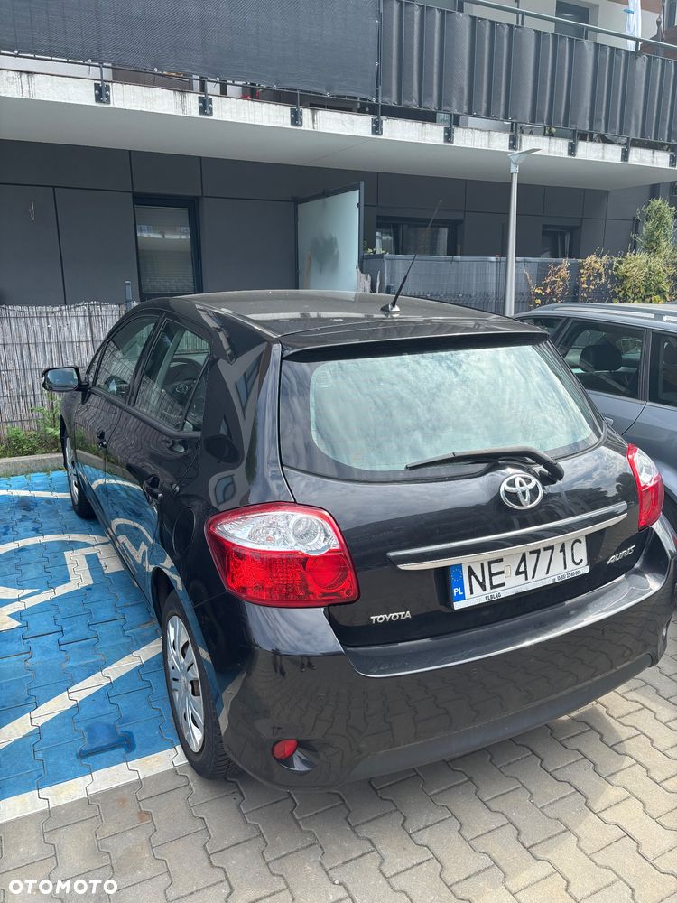 Toyota Auris 1.6 Premium - 4