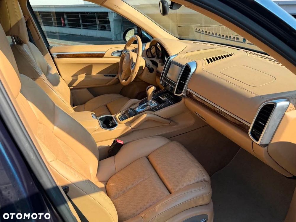 Porsche Cayenne - 14