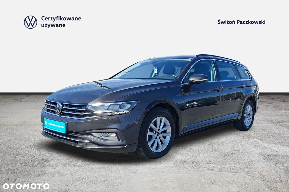 Volkswagen Passat - 1