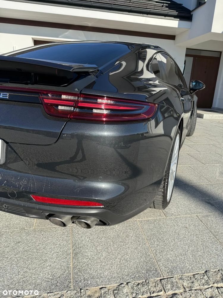 Porsche Panamera 4S - 7