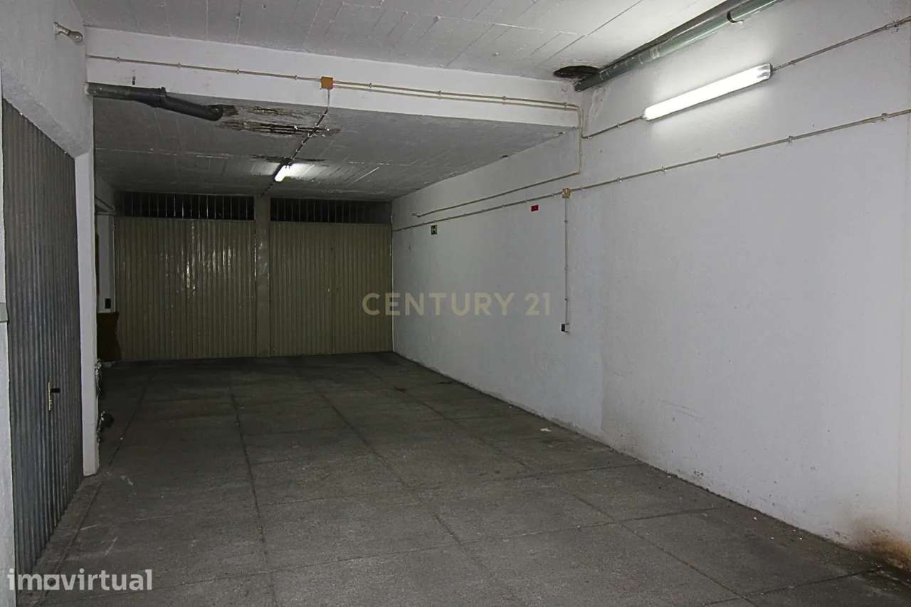 Lugar de Garagem com 34 m² no Monte Belo Sul – Setúbal - Grande imagem: 3/6