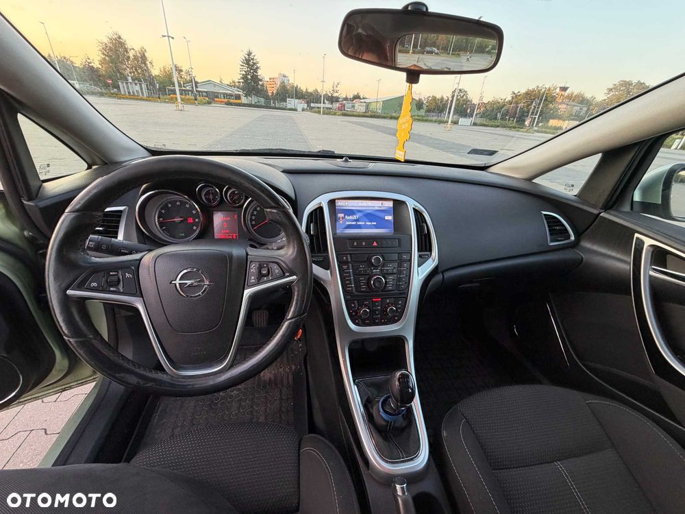 Opel Astra 2011 photo 5