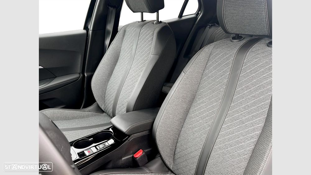 Peugeot 2008 1.2 Hybrid Allure e-DCS6 - 13