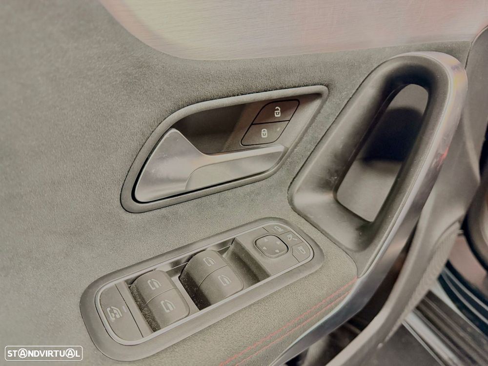 Mercedes-Benz A 160 AMG Line - 42