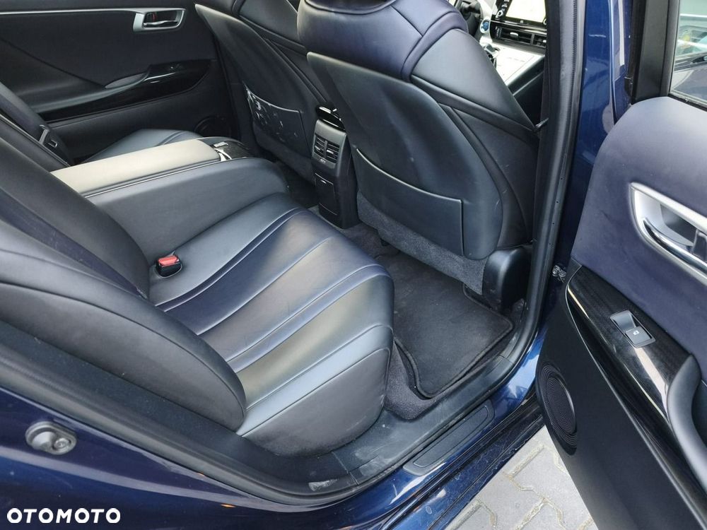 Toyota Mirai - 10