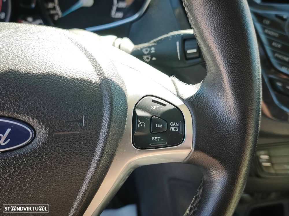 Ford Tourneo Courier 1.0 EcoBoost Titanium - 30