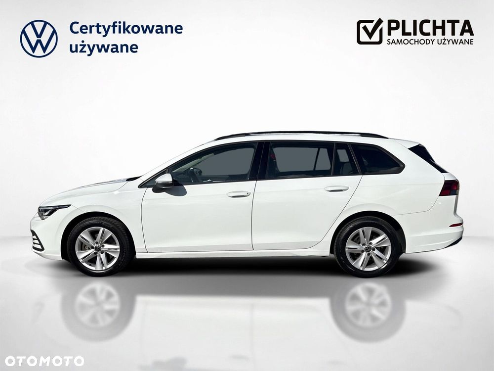 2021 Volkswagen Golf, photograph 2