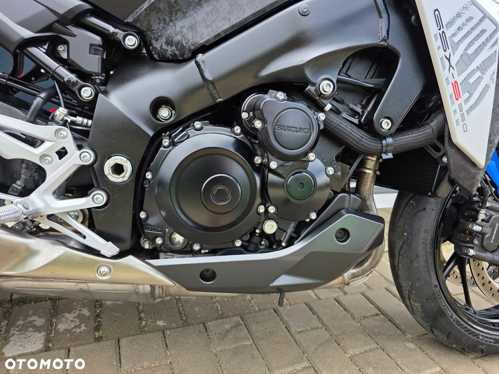 Suzuki GSX - 25