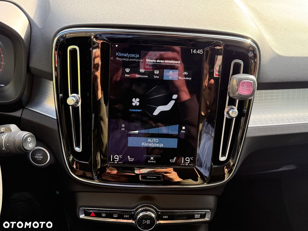 Volvo XC 40 T3 Momentum Pro - 10