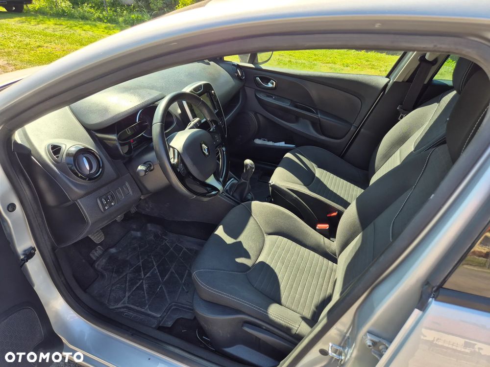 Renault Clio 1.2 16V 75 LIMITED - 23