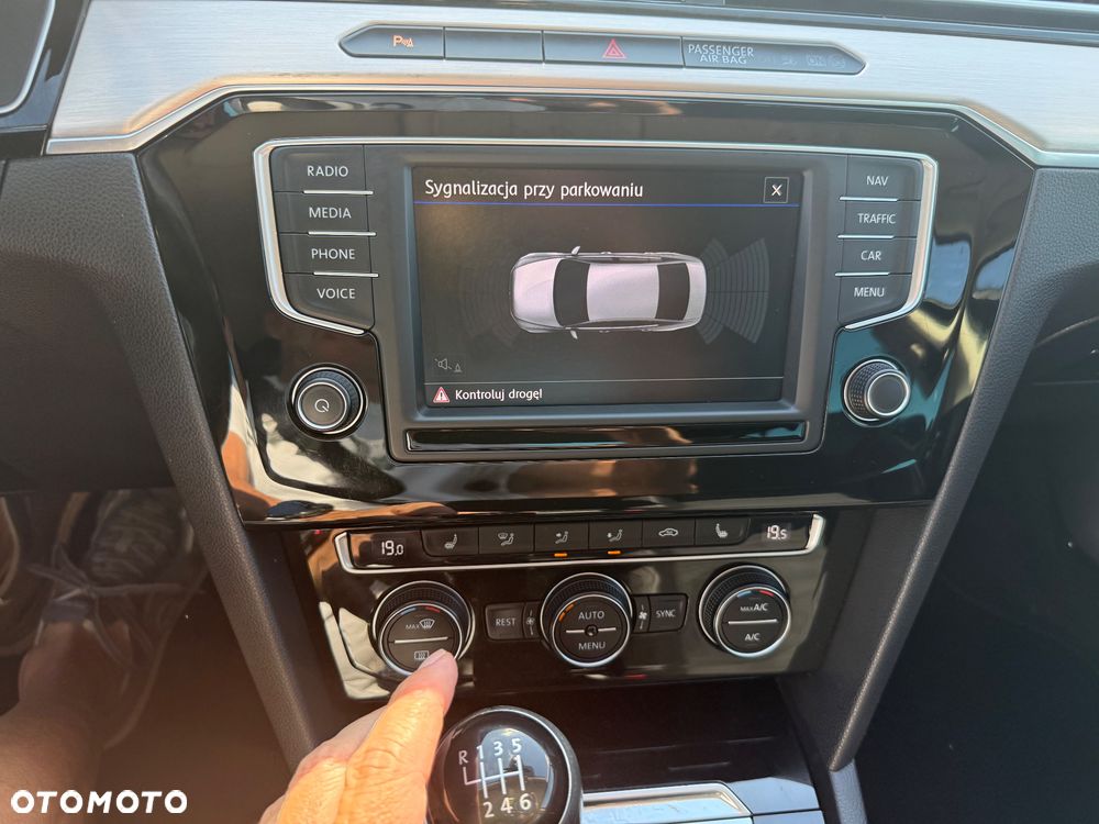 Volkswagen Passat 1.8 TSI BMT Highline - 19