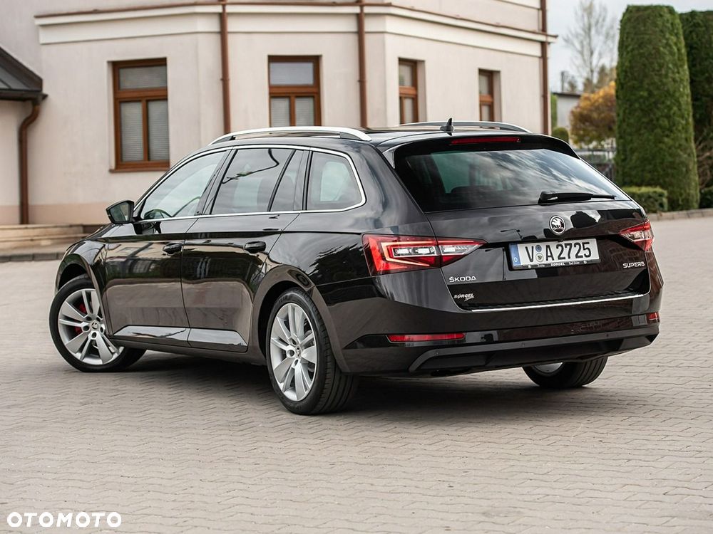 Skoda Superb 2.0 TDI DSG Premium Edition - 14