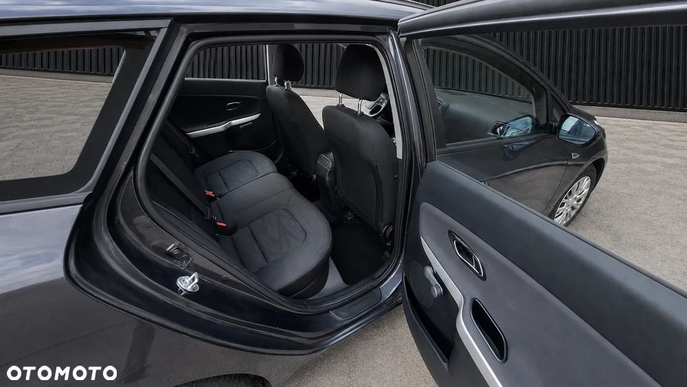Kia Ceed - 9