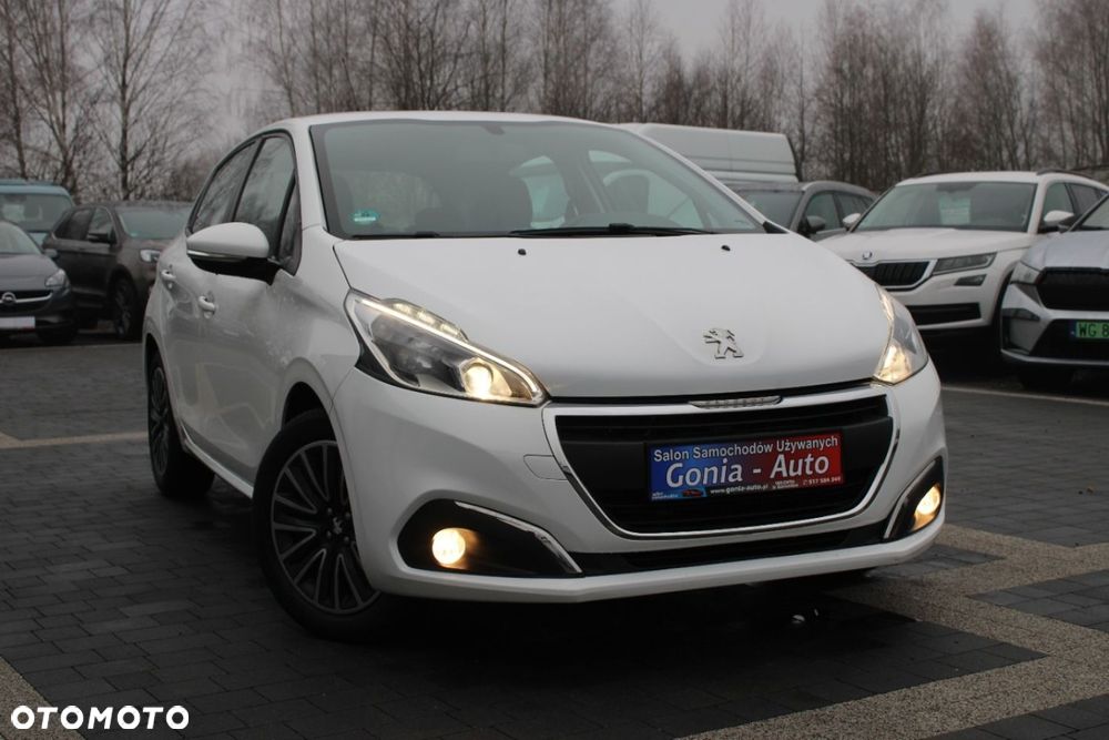 Peugeot 208 - 14