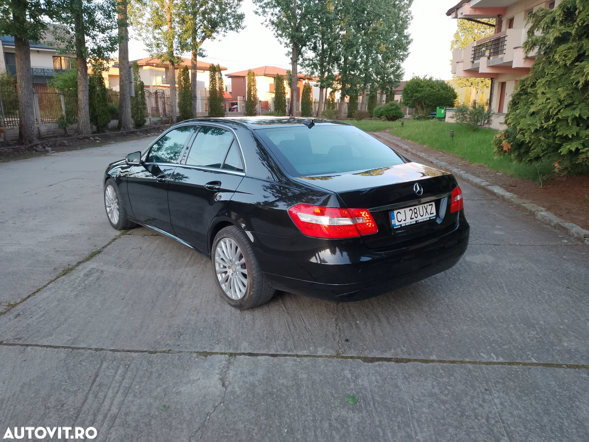 Mercedes-Benz E 200 T CDI DPF BlueEFFICIENCY 7G-TRONIC Elegance - 5