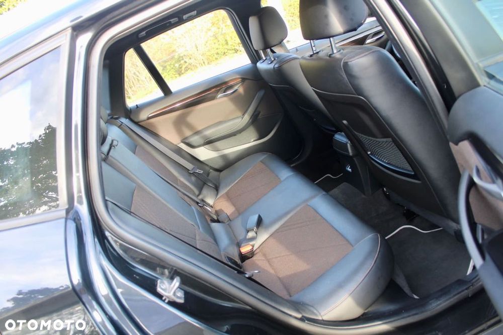 BMW X1 xDrive18d Sport Line - 6