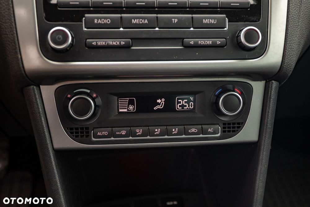 Volkswagen Polo 1.2 TSI Life - 27