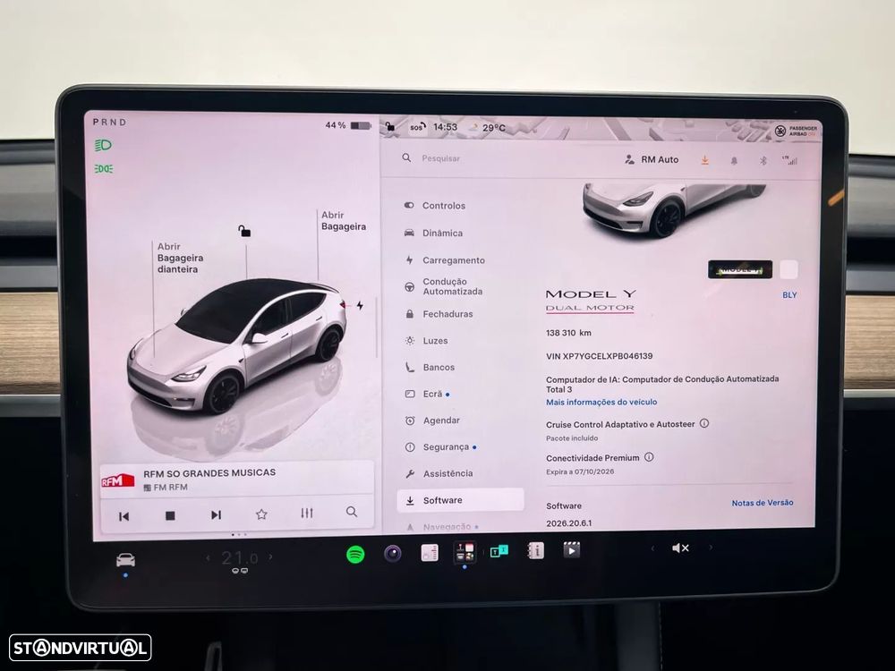 Tesla Model Y - 12