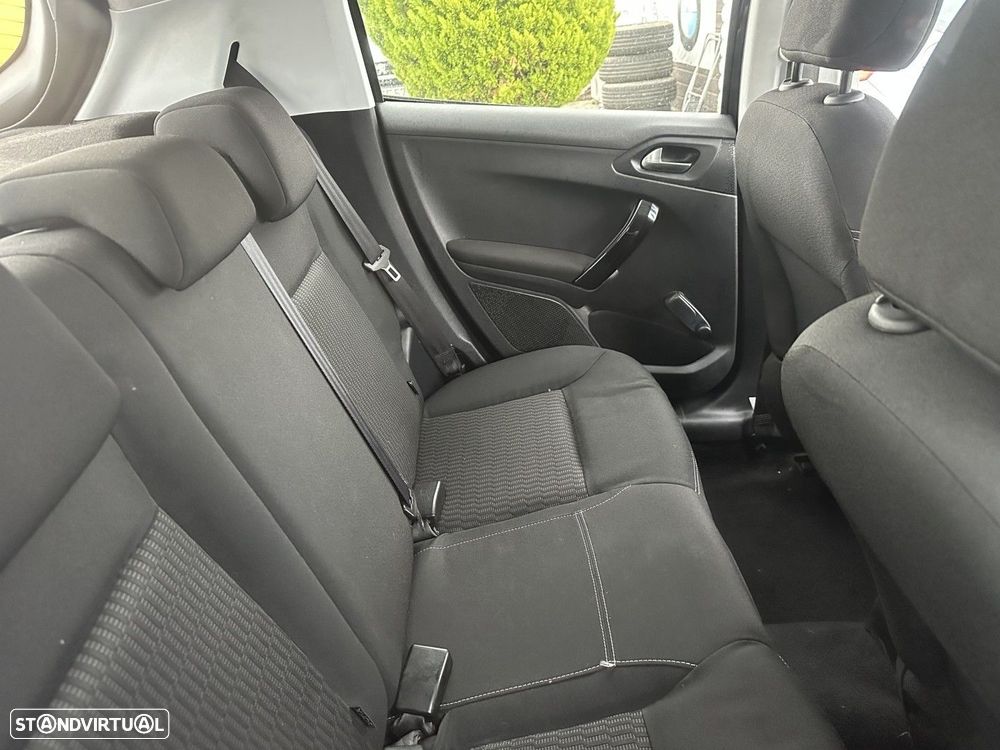 Peugeot 208 1.2 VTi Allure - 6