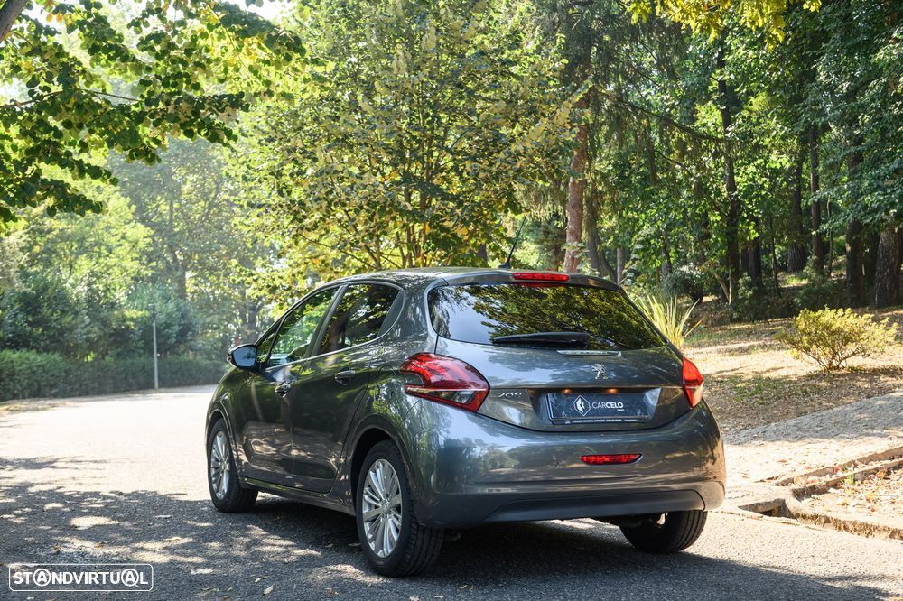Peugeot 208 1.2 PureTech Signature - 8