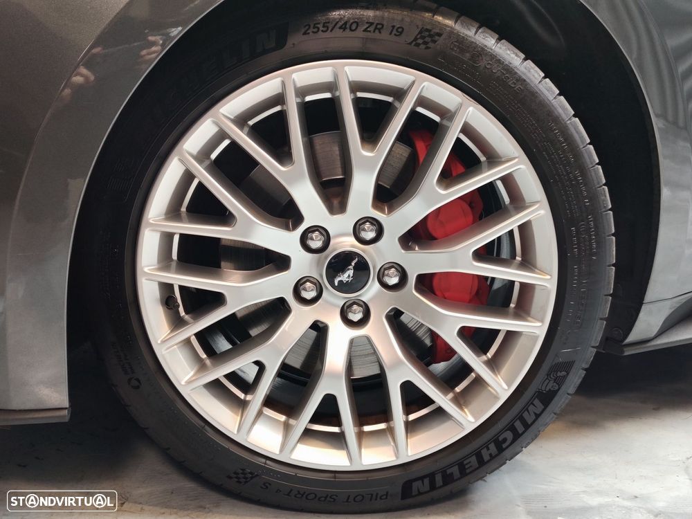 Ford Mustang 2.3i EcoBoost - 28