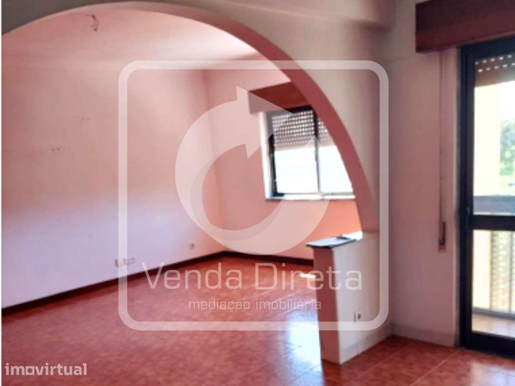 Apartamento T3 com Varanda e Arrecadação no Centro de Setúbal - Grande imagem: 4/22
