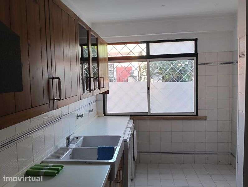 Apartamento T2 c/ Terraço e Box - Grande imagem: 4/12