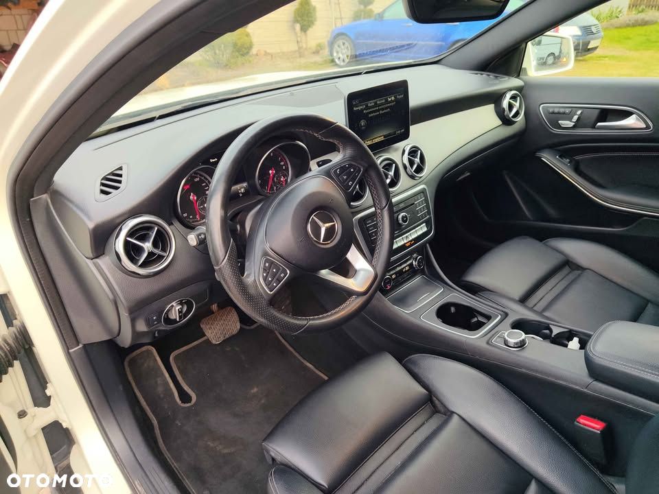 Mercedes-Benz GLA 250 7G-DCT Style - 7