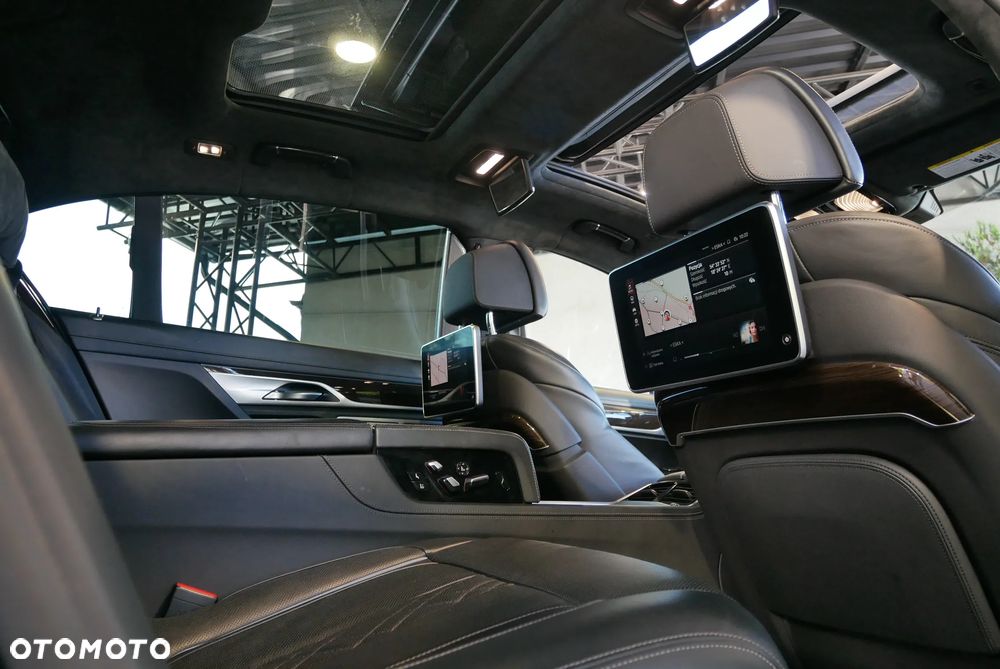 BMW Seria 7 750Li xDrive - 26