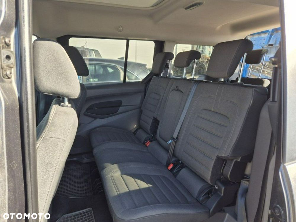 Ford Tourneo Connect Grand - 22