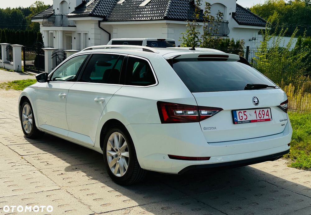 Skoda Superb 2.0 TDI 4x4 L&K DSG - 6