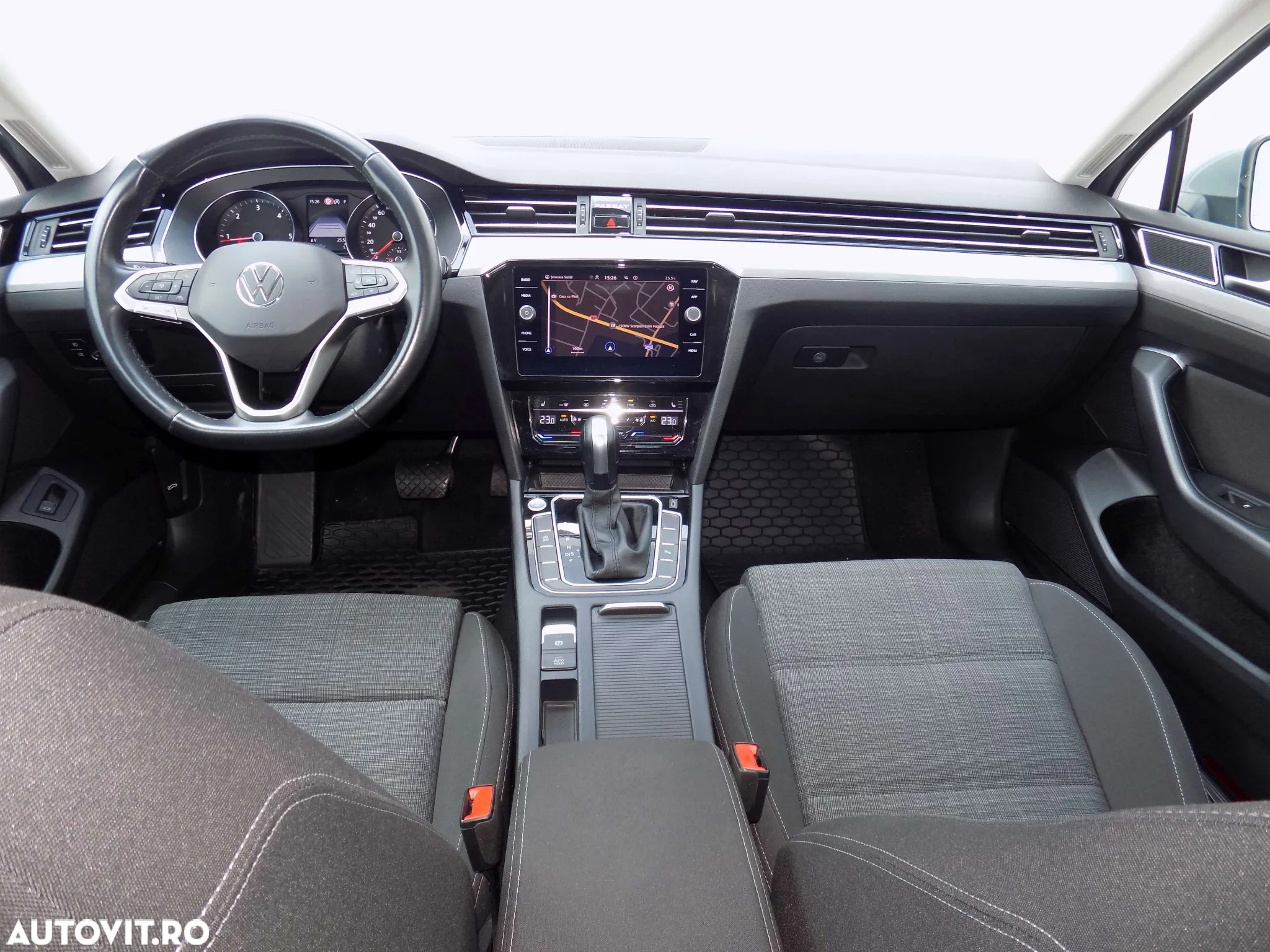 Volkswagen Passat 2.0 TDI DSG Comfortline - 10