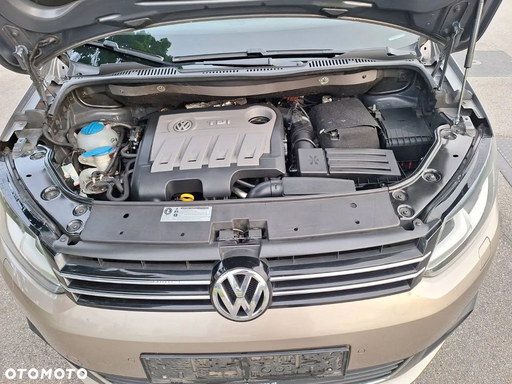Volkswagen Touran - 9