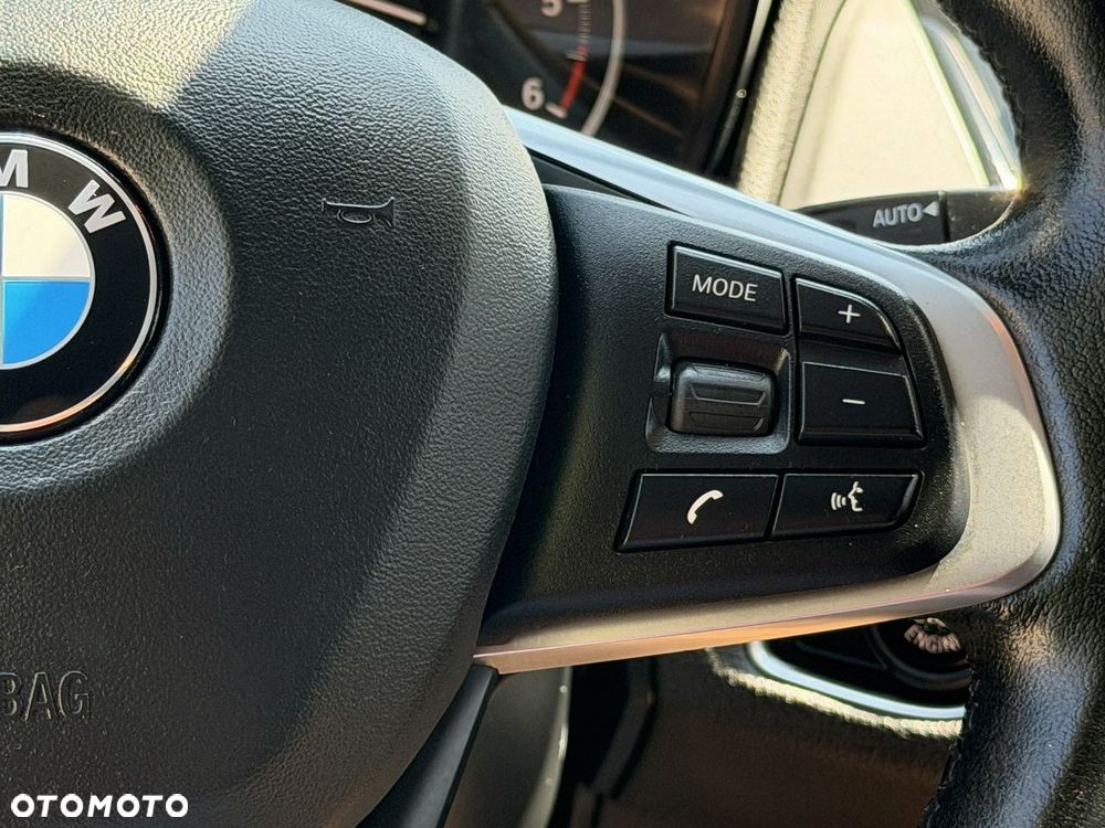BMW Seria 2 218d - 13
