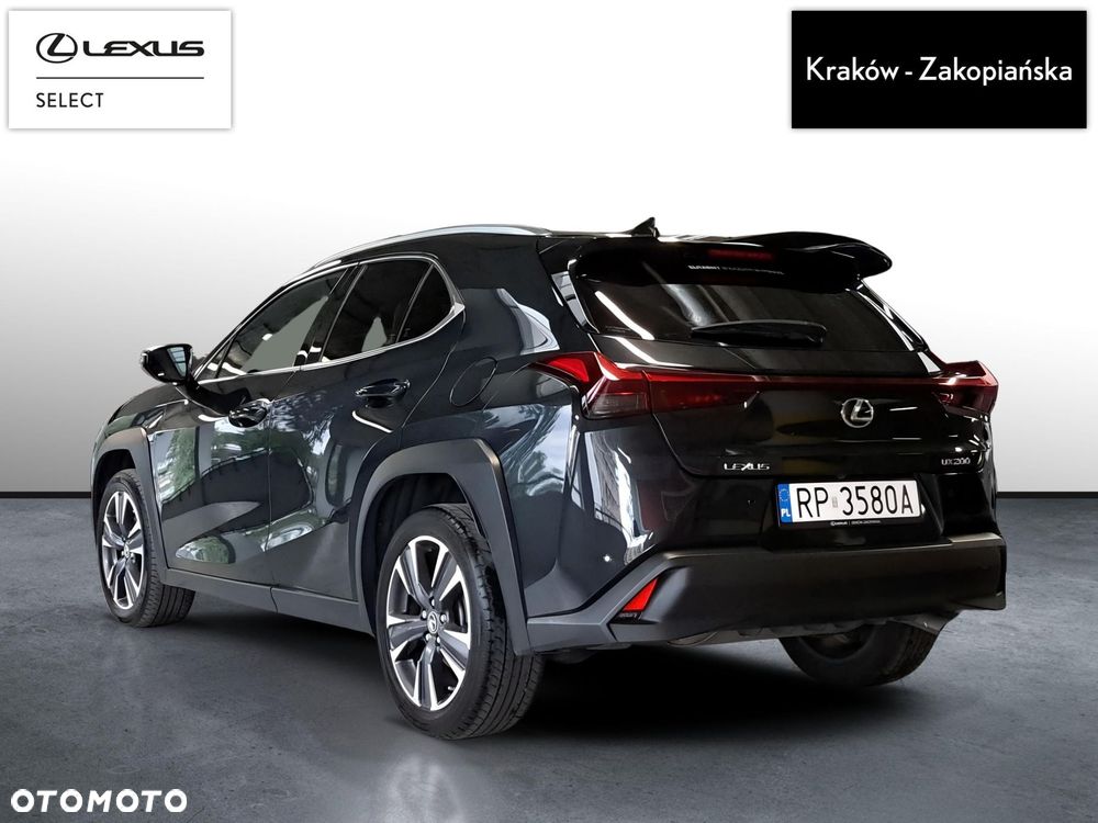 Lexus UX - 8