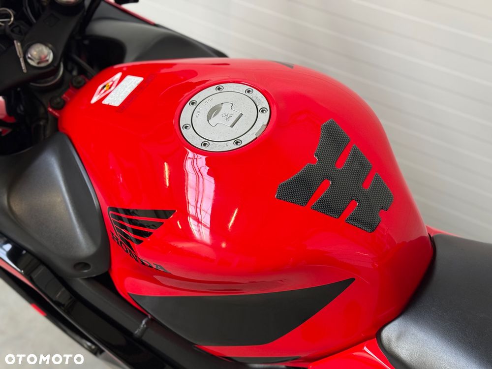 Honda CBR - 27