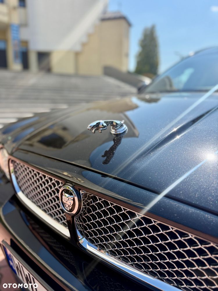 Jaguar XJ - 19