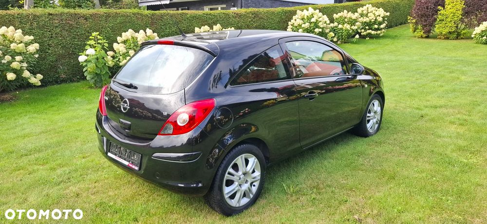 Opel Corsa 1.2 16V Edition - 4