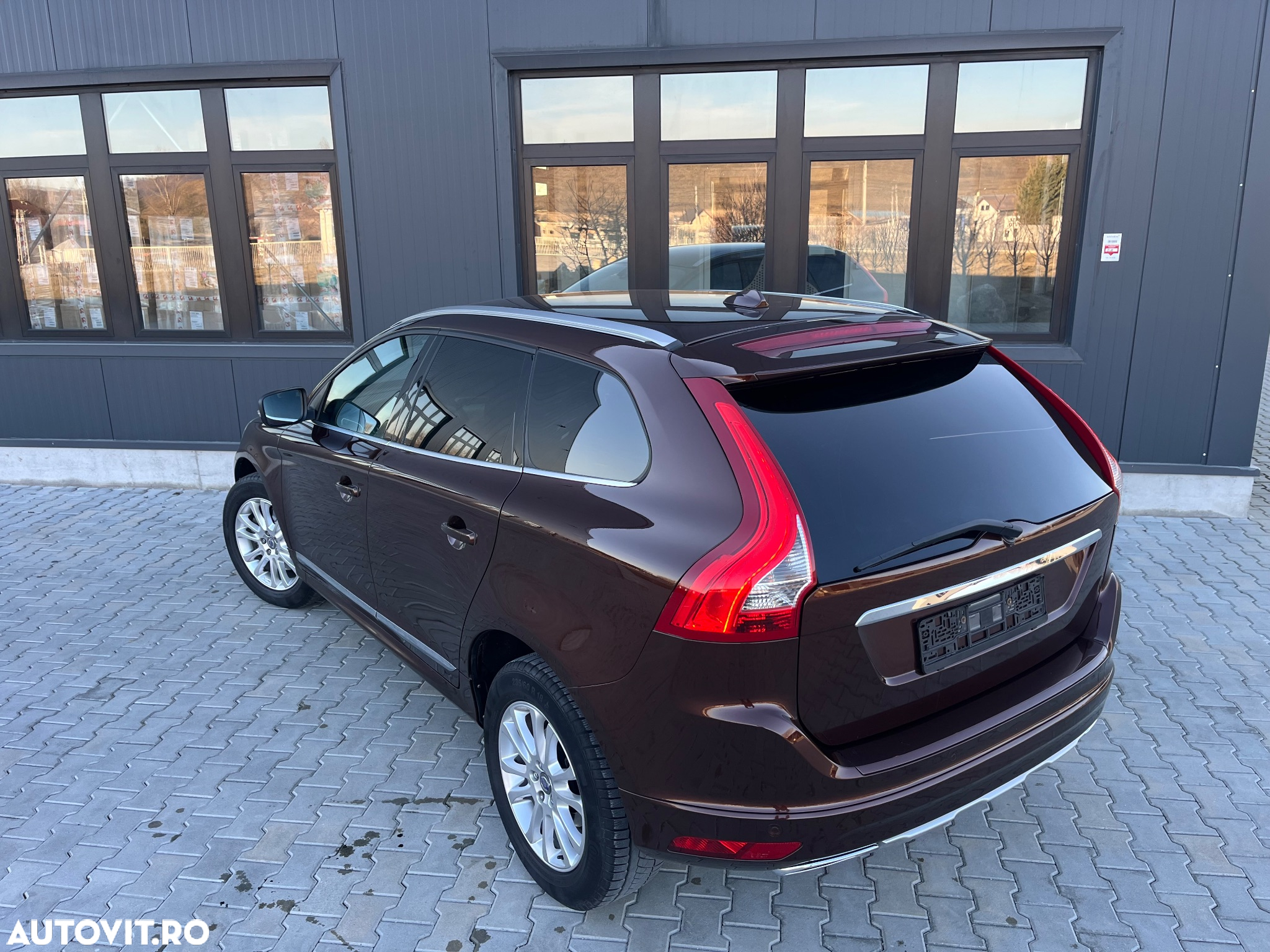 Volvo XC 60 D4 Geartronic Summum - 3