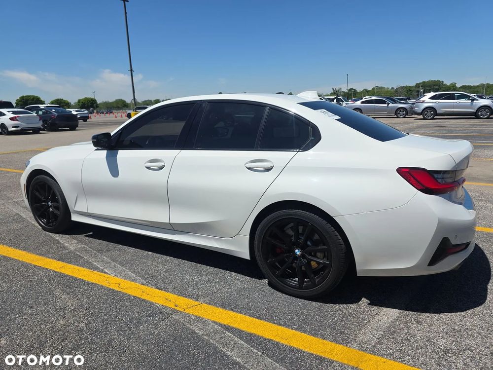 BMW Seria 3 330i - 4