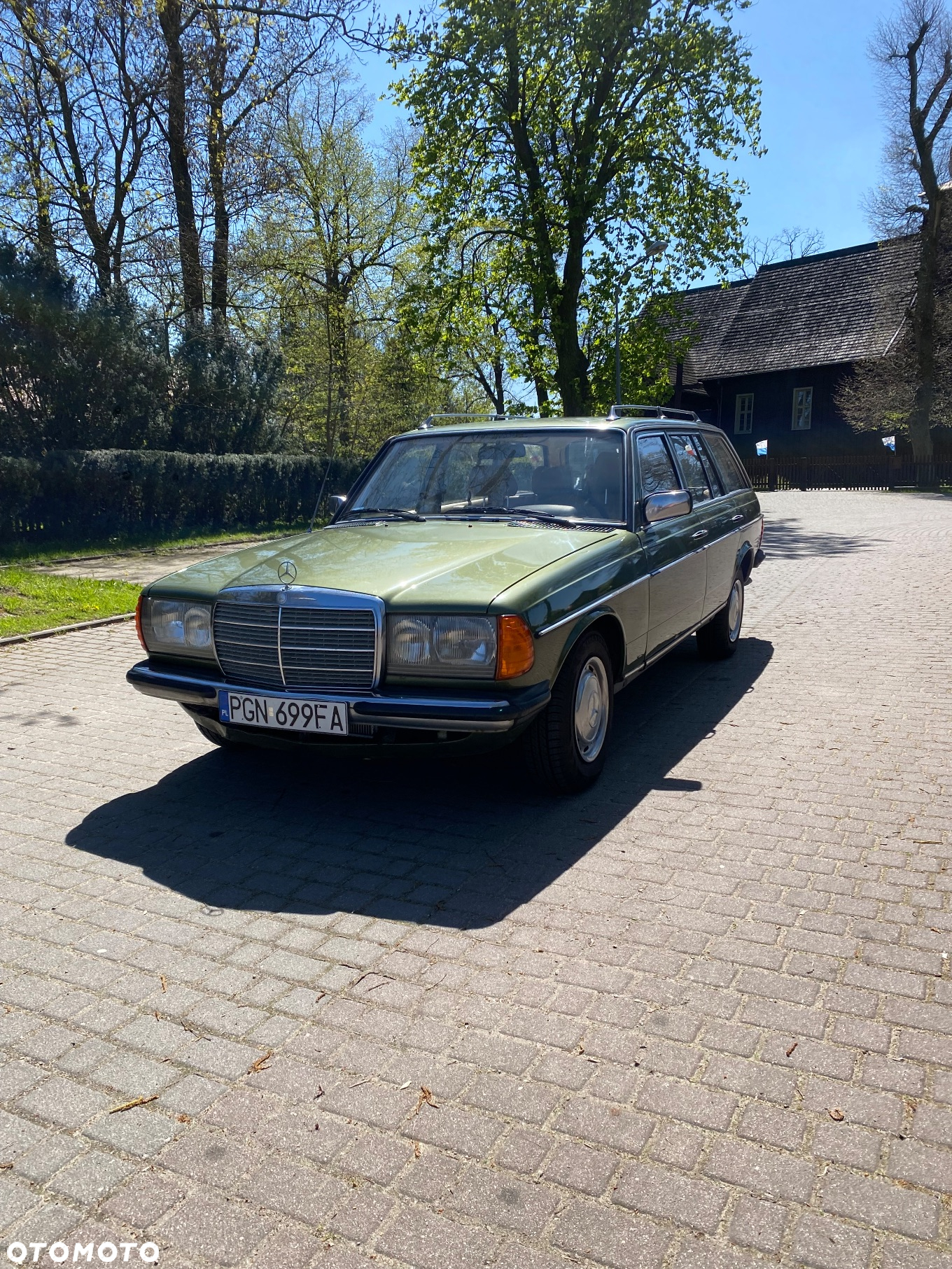 Mercedes-Benz W123 - 2