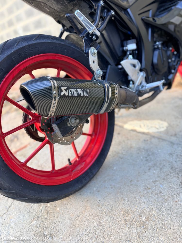 Suzuki GSX-R - 4
