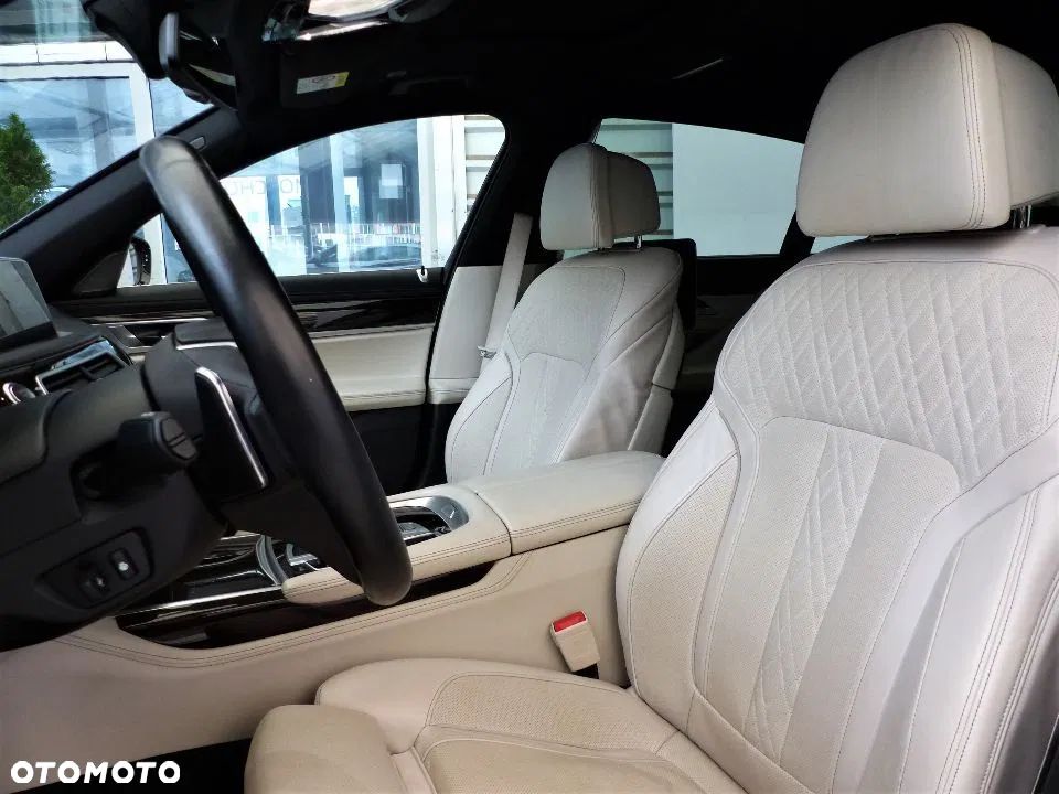 BMW Seria 7 750Li xDrive - 3