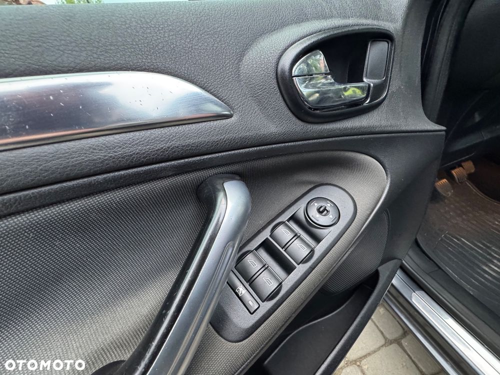 Ford S-Max - 19